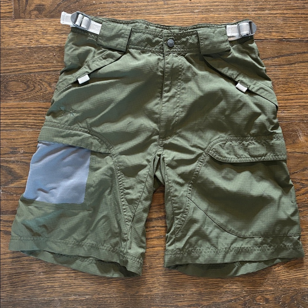 Under Armour Mens Hiking Shorts Small Green Nylon Ripstop Cargo Belted‎.